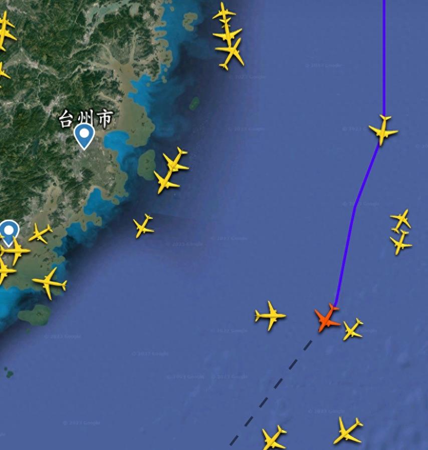 在9月15日10点07分，北京飞机飞往台北航班到达浙江台州上空，