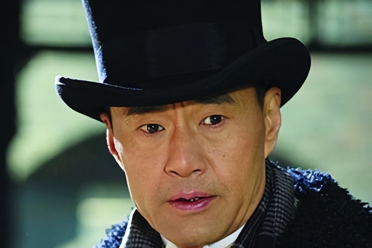 一生为妻子坚守底线，拼命赚钱上交的于荣光，终究为他人做了嫁衣