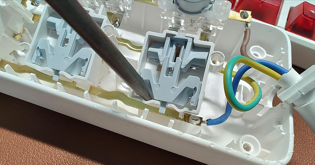 绿联插板与公牛插板对比,公牛插线板怎么选