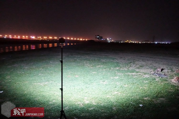 fenixcl28r露营效果,全能多用fenixcl28r多功能户外灯