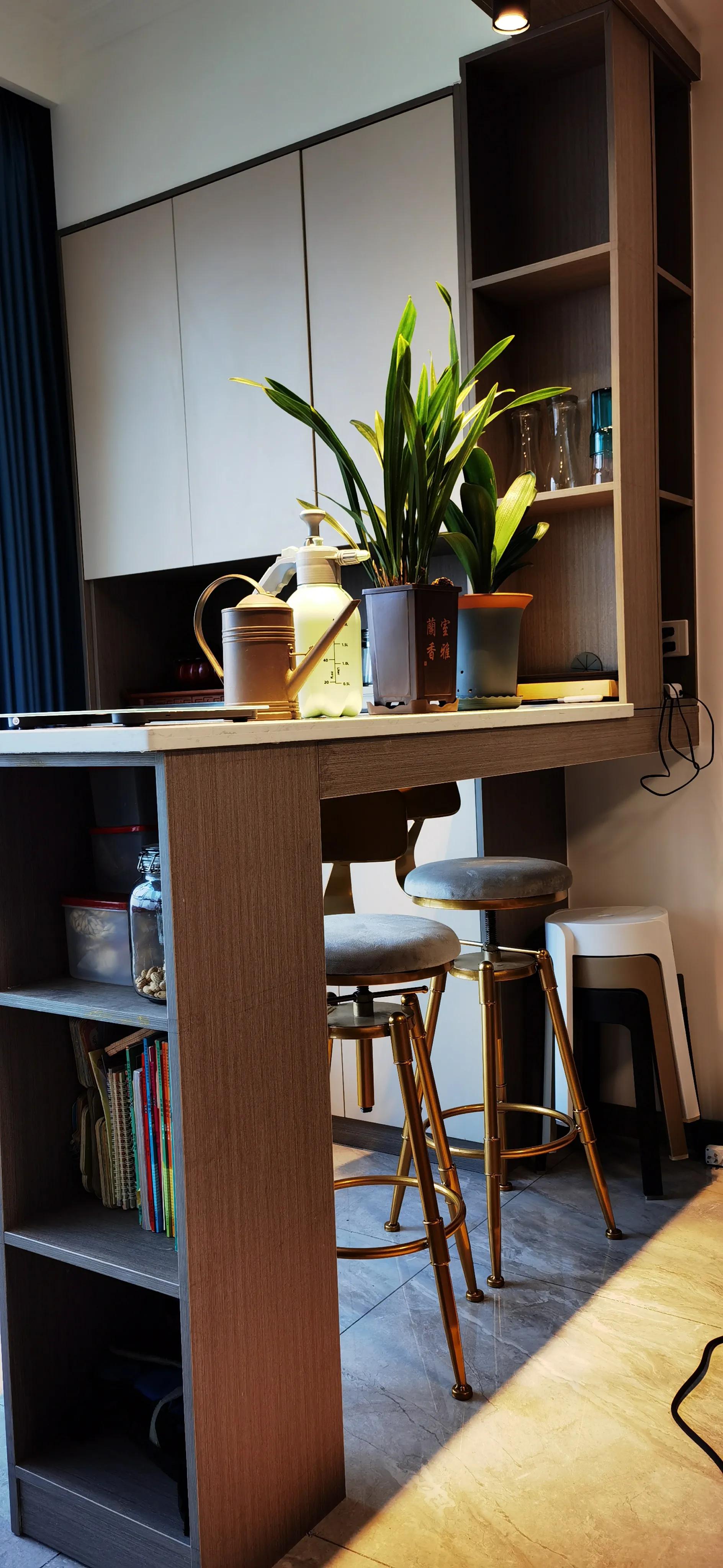 客厅岩板装饰墙,满墙电视柜和岩板背景墙哪个好