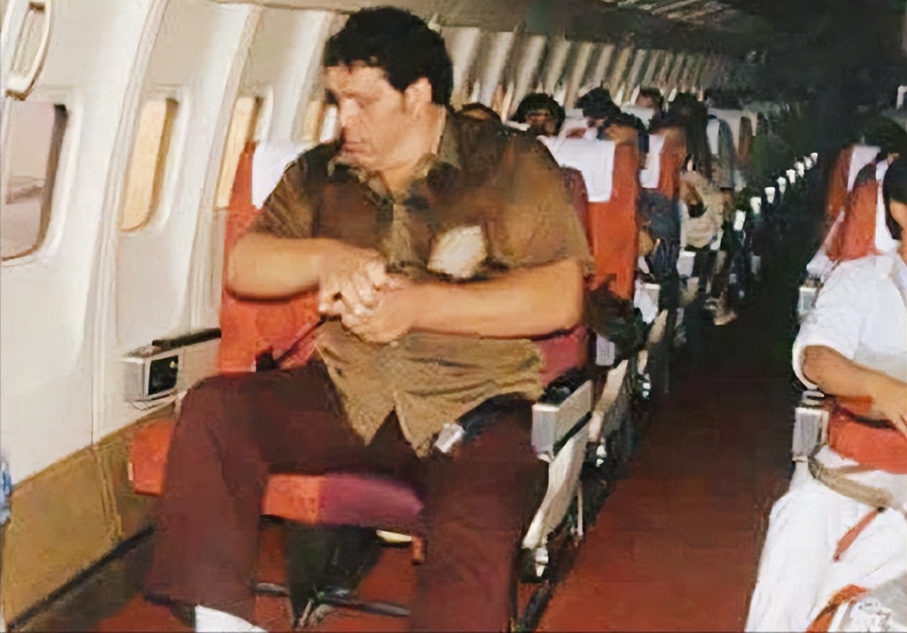 巨人安德雷力气有多大,巨人安德雷视频