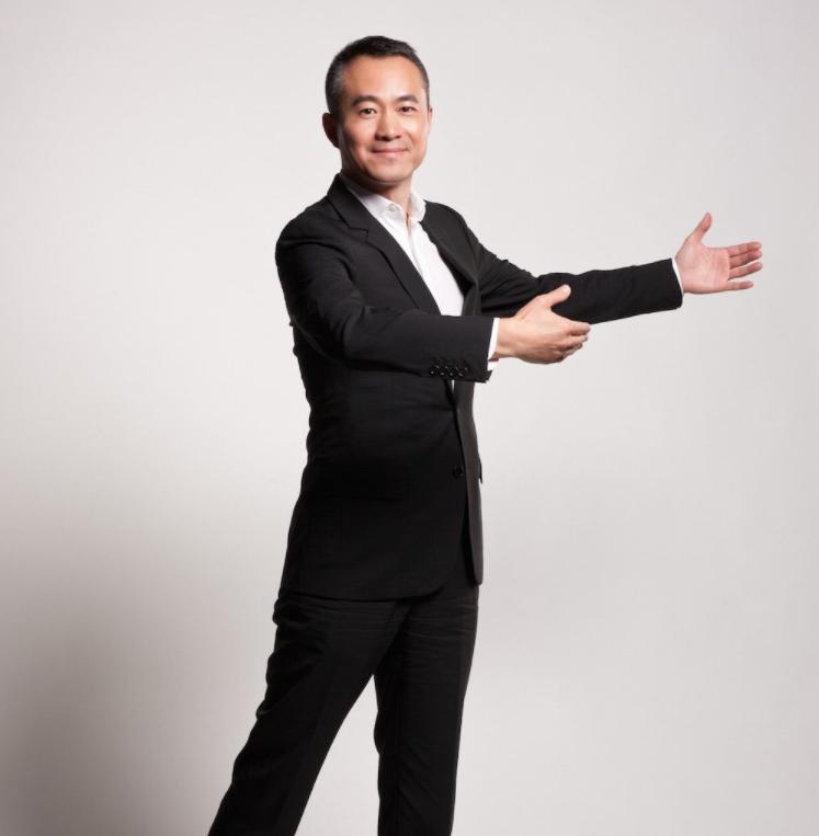 从名主持到阶下囚，出狱后的邱启明过得如何？直播带货仅百人围观