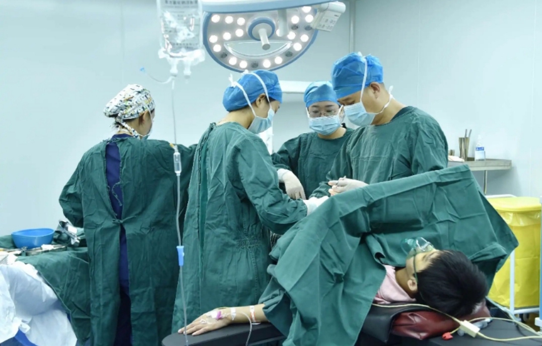 没有子宫了跟正常女人是一样的吗,女性天生没有子宫