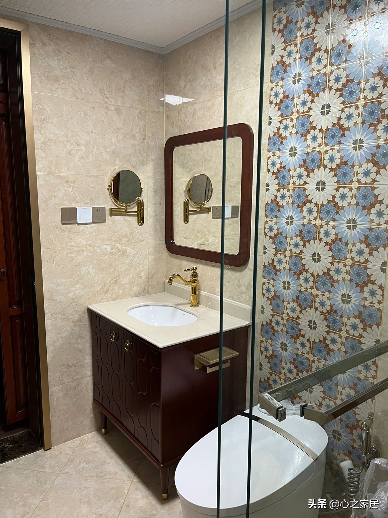 美式挑空栏杆装修效果图,美式装修风格过道全屋效果图