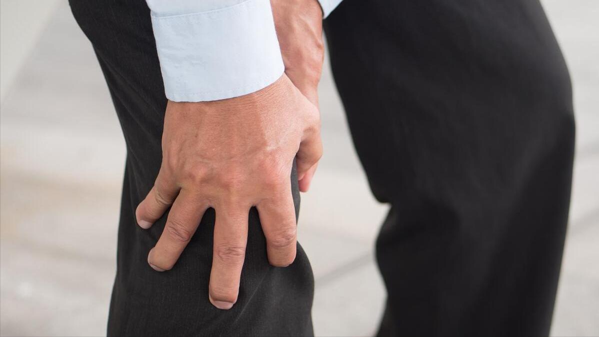 为什么很多人年过50岁就浑身疼,为啥50岁全身疼