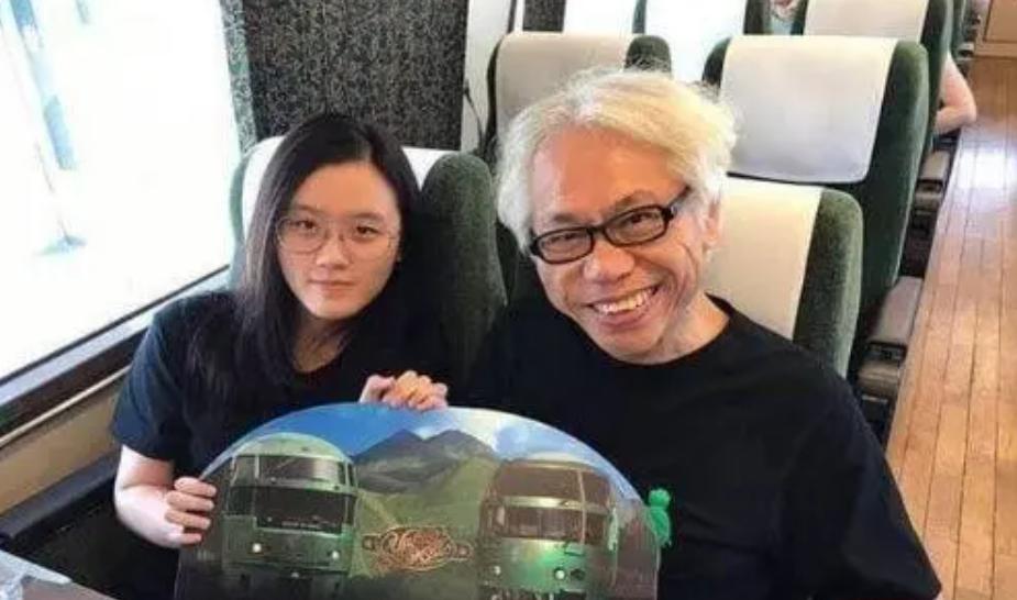 “爷孙恋”婚后现状：与全家决裂，嫁大40岁老公，怀孕后就后悔了