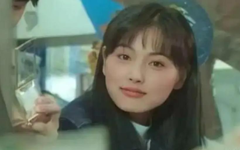 粉红女郎考古,考古夏天的小红裙