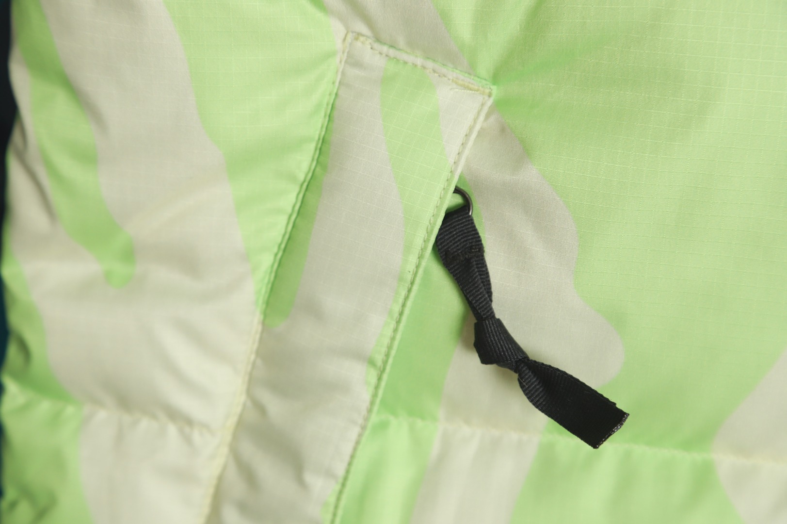 TheNorthFace北面联名款1996美版羽绒服显得更年轻有活力的感觉