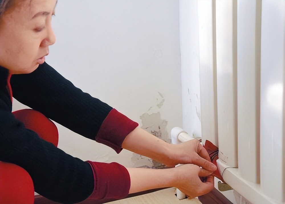 停暖了暖气漏水怎么办,暖气停了排气阀怎么漏水