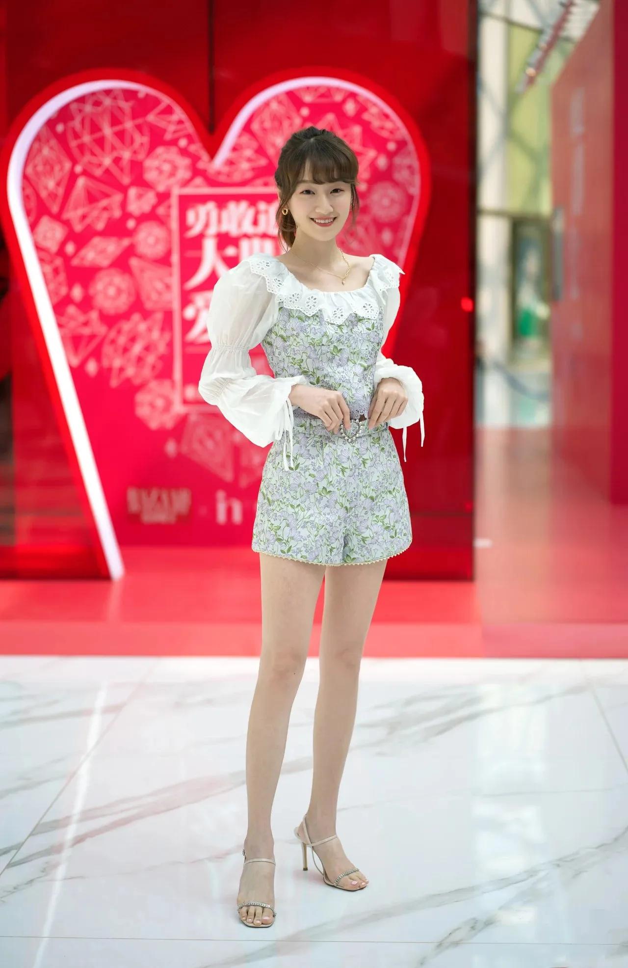 小苏拍的小视频,小苏潮流街拍