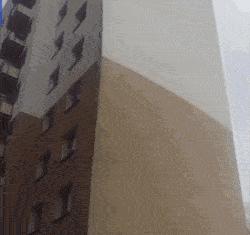 在公园和大爷打羽毛球,公园偶遇大爷打羽毛球