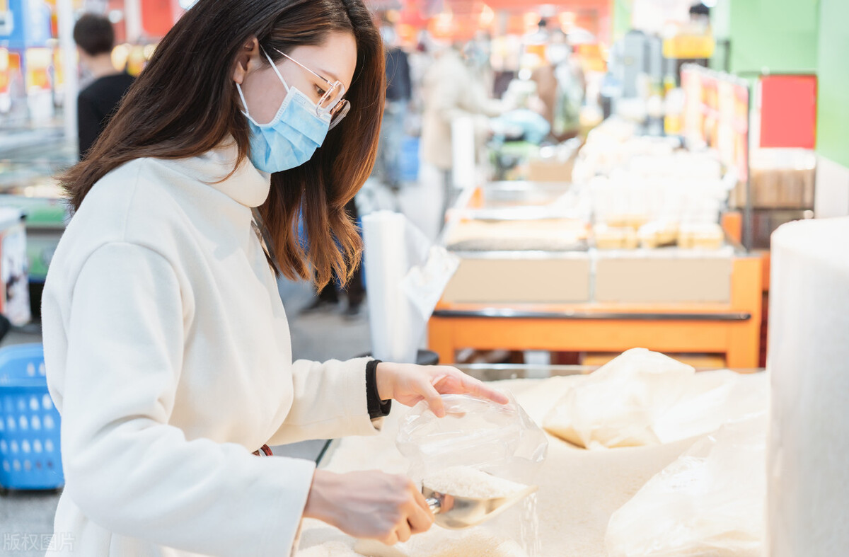 乌鲁木齐实体商场的倒闭，不全是网购的锅