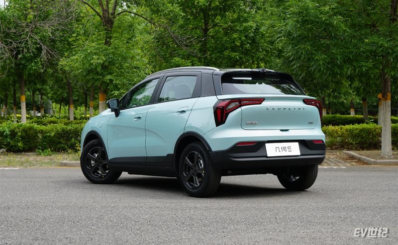 品牌销量持续向上突破关键产品静态体验几何E