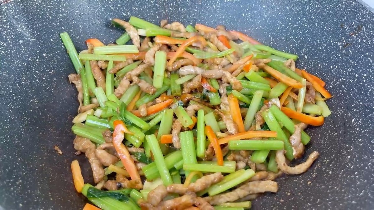 口臭吃什么菜效果最好,口臭吃什么菜好得最快