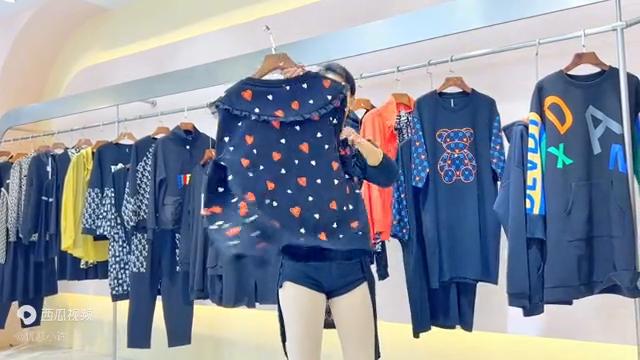 典典秀新款,典典时装秀