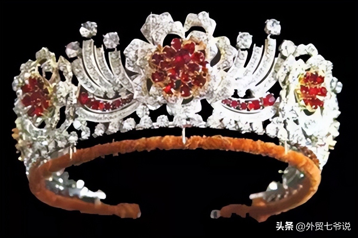王冠查尔斯戴安娜,英国国王有多少个王冠