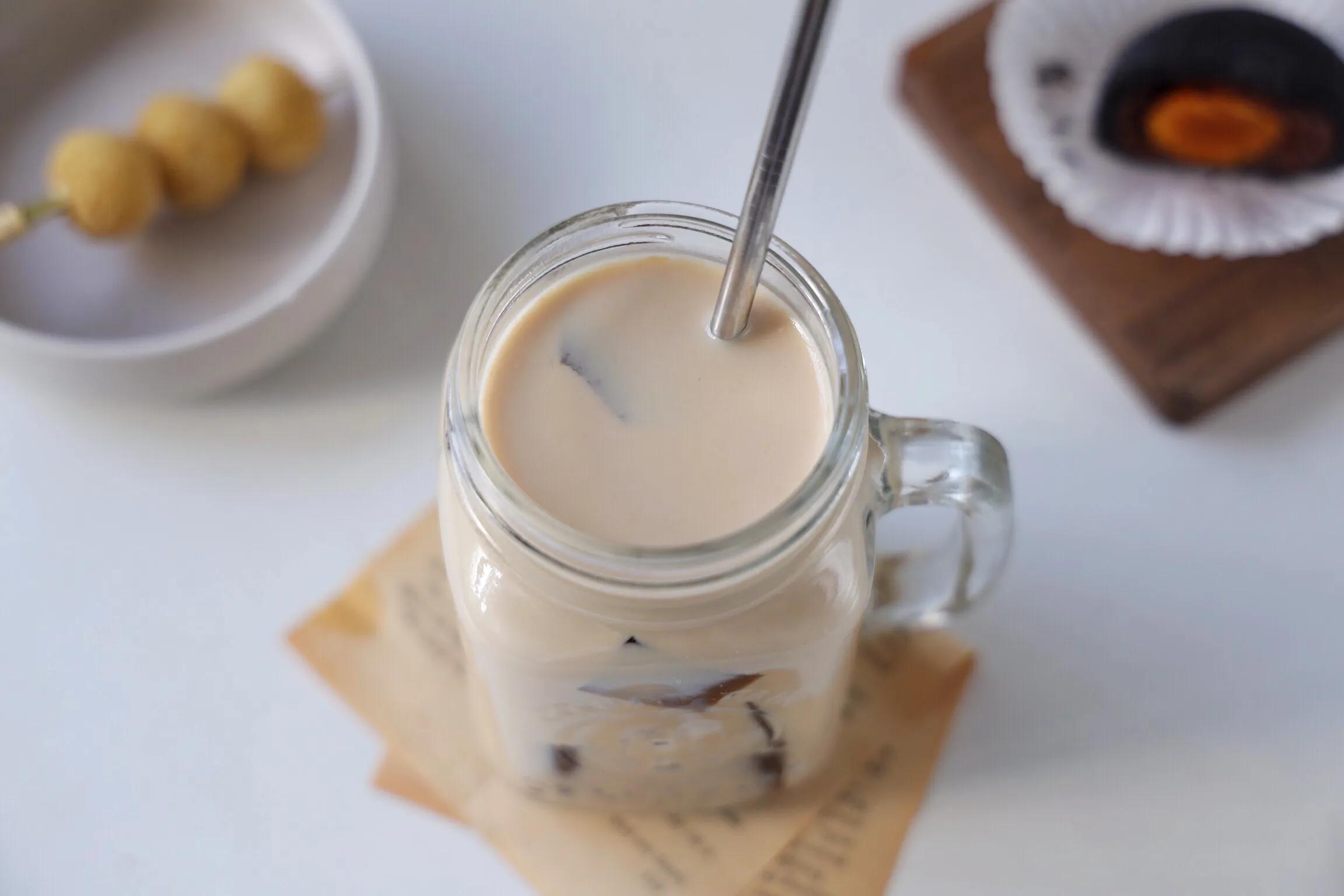 奶茶要怎么做最快最好喝还很简单,奶茶还是自己动手做才能喝得放心