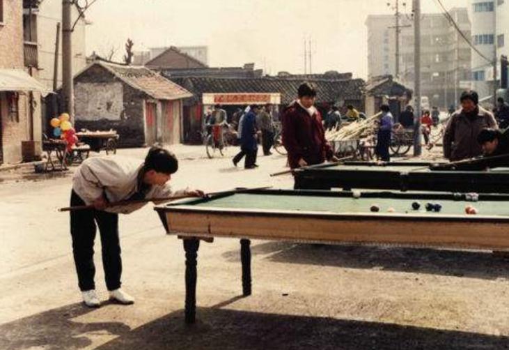 重庆残疾小伙卖白糕,重庆卖白糕富翁被杀