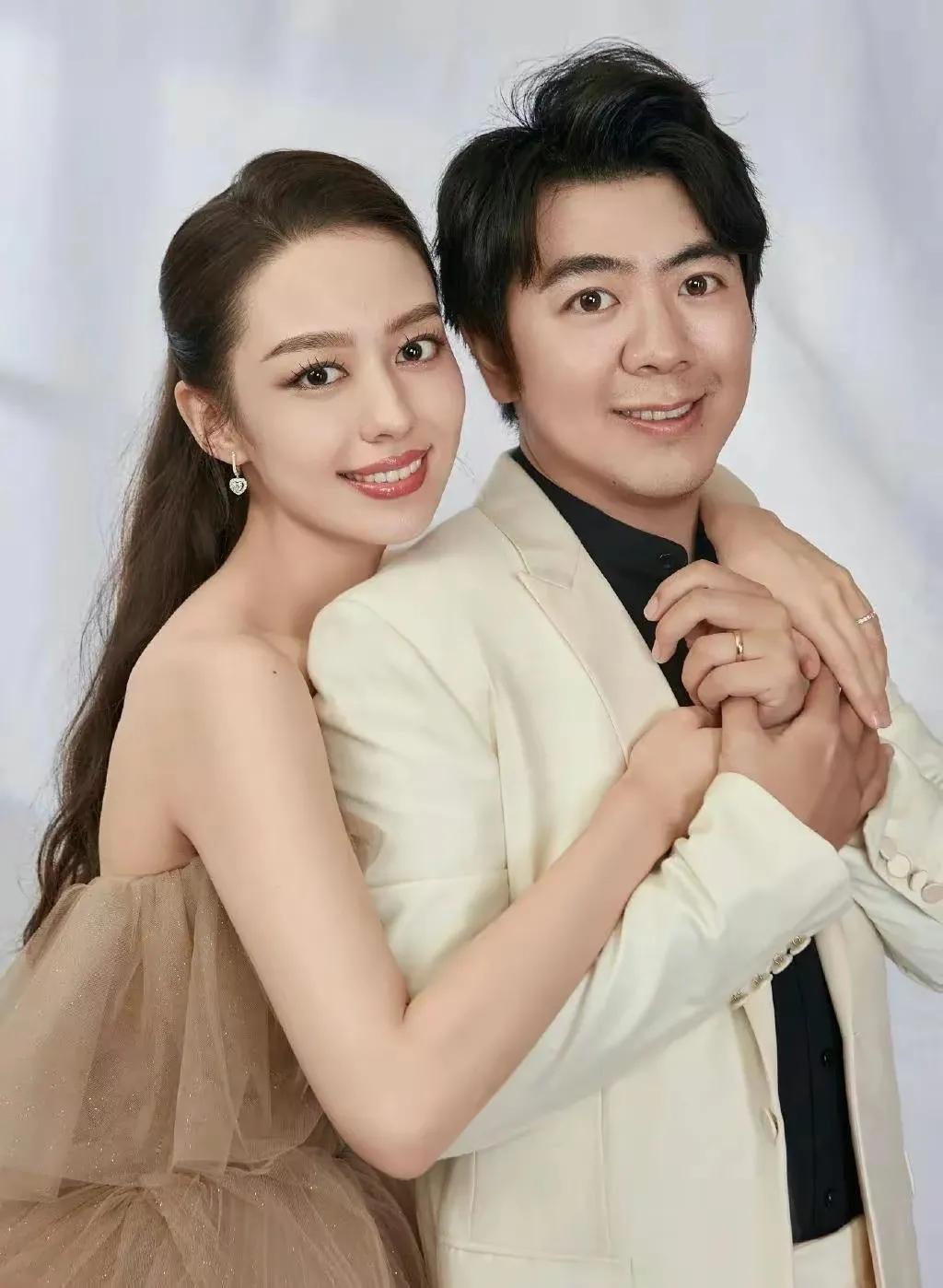 郎朗吉娜a4腰,郎朗看到吉娜穿旗袍