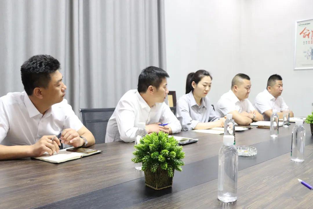 全力出击·奋进六月｜隆饰板材组织召开5月份营销总结大会！