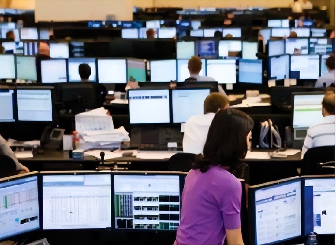 中金公司高管年薪800万被曝,中金员工月薪超8万被开除