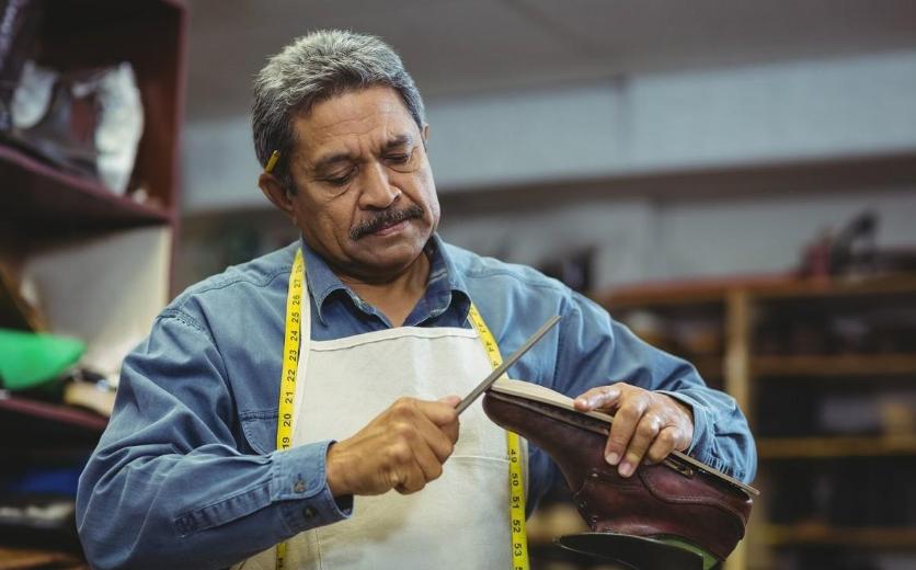 鞋子开胶了怎么办有什么方法,鞋子开胶了怎么自己修好