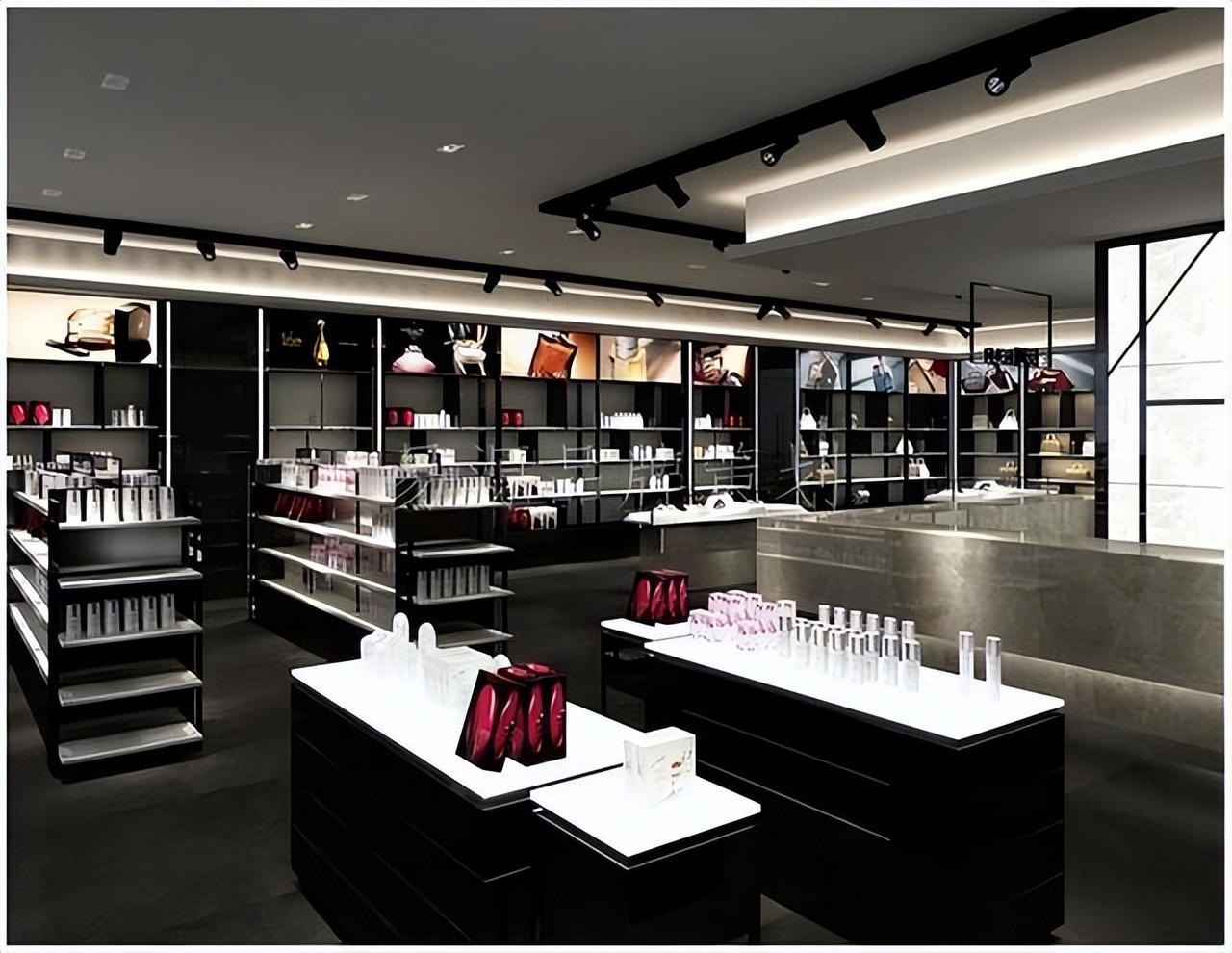 现在什么实体店不受电子商务冲击,电子商务与实体零售的区别