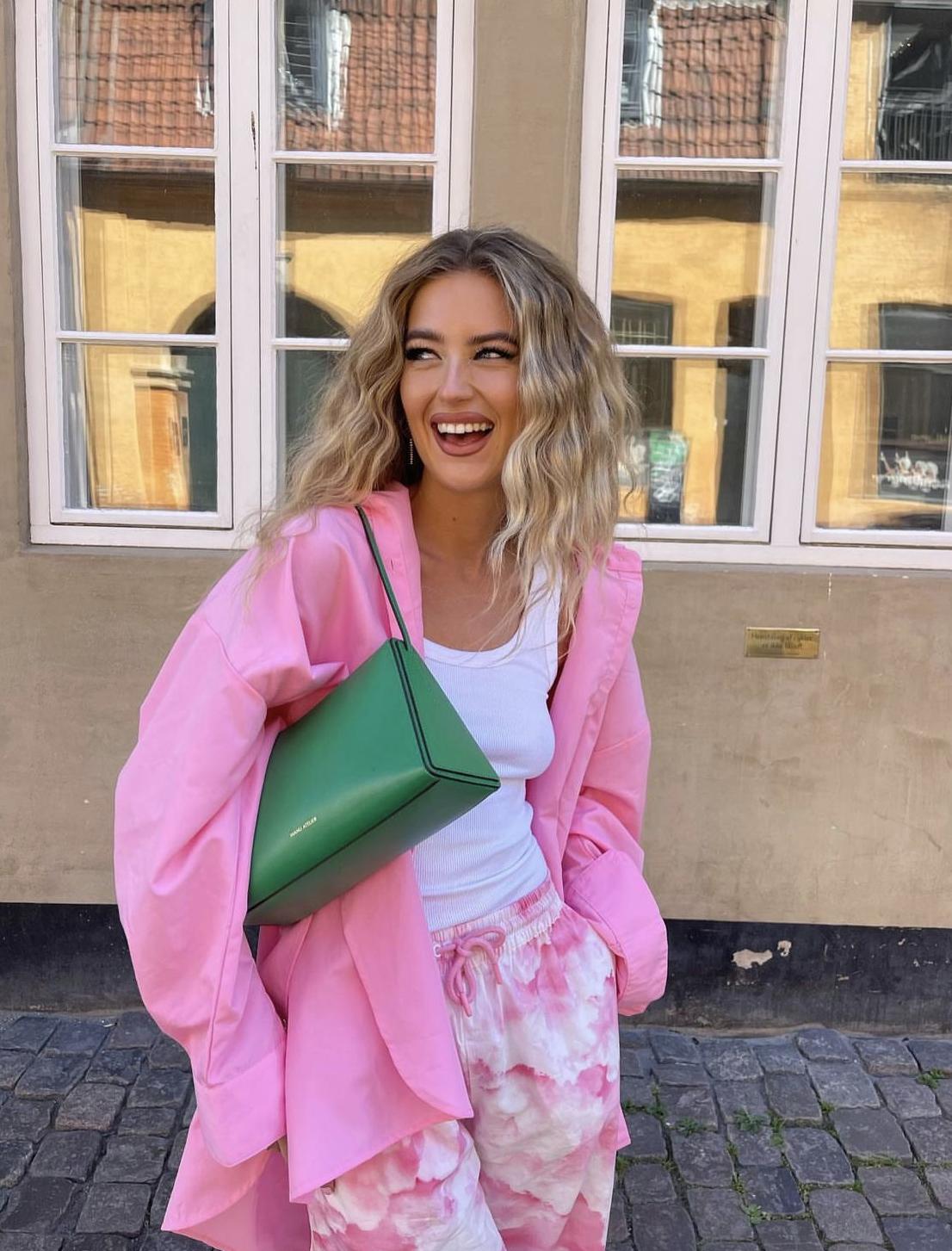 纯色多巴胺穿搭高级感,色彩搭配师来学习多巴胺穿搭