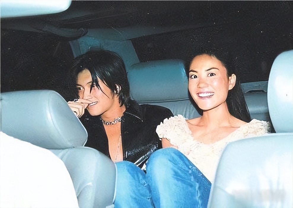 王菲和谢霆锋谈恋爱时候的年龄,王菲谢霆锋分别年龄