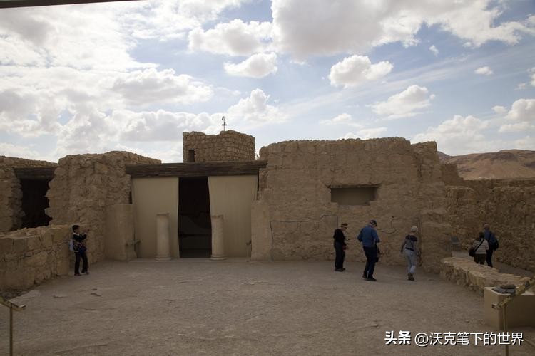 犹太人对异族的态度,犹太人在中世纪的生存方式