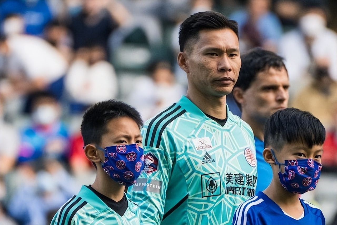 梅西当选当年fifa最佳球员,国际足联颁奖典礼梅西名场面