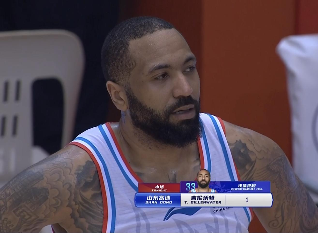 郭士强开门黑完整视频,郭艾伦被黑哨最后结果