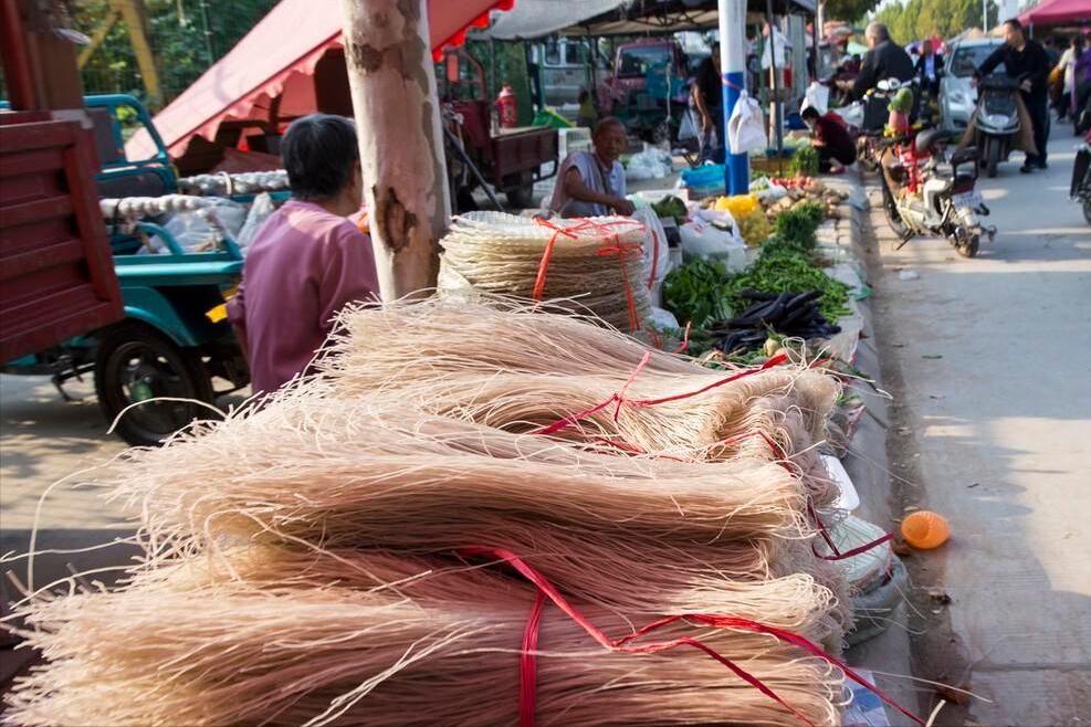 购买纯红薯粉条应注意几点,如何鉴定红薯粉条质量