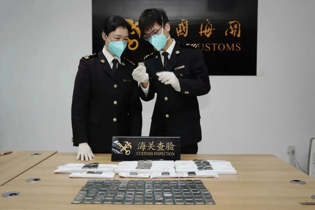 海关查获118个中央处理器cpu,女子身绑200多块cpu进境被海关查获