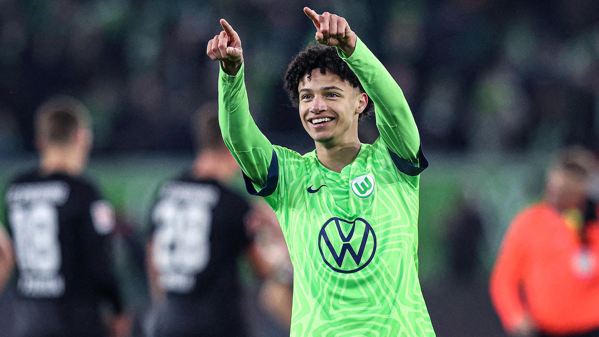 谁会成为下一个梅西,谁会成为第三代球王