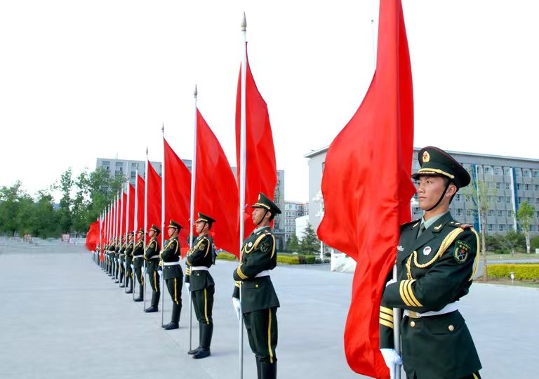 白俄罗斯总统中方接机人员,俄罗斯总统专机抵达北京视频