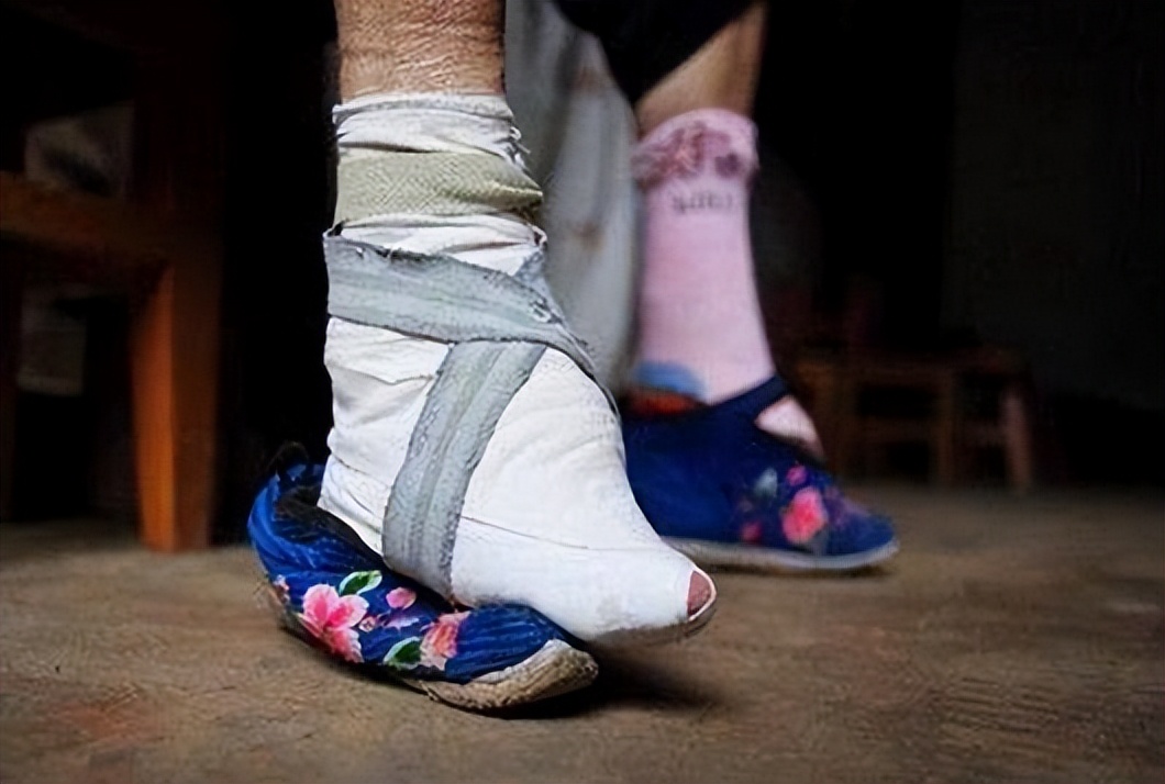 一块裹脚布的前世今生,论中国裹脚布的由来