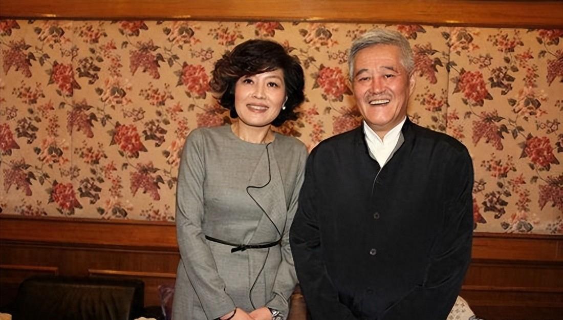 2012年春晚为什么不唱难忘今宵,2012春晚没唱难忘今宵