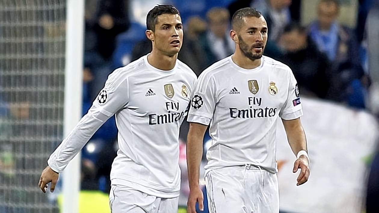 身价前十右边锋萨拉赫,萨拉赫30岁