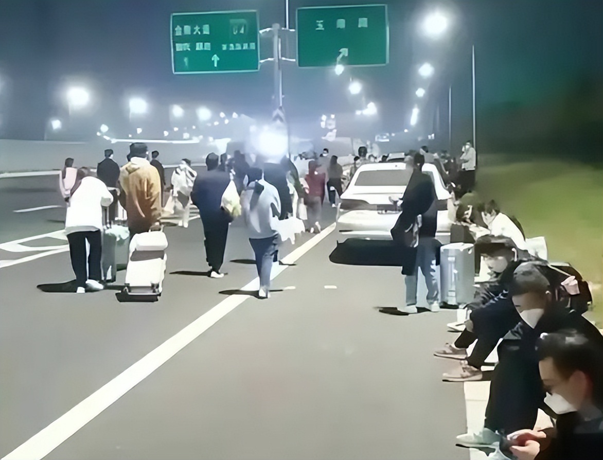 郑州富士康最新消息到底招不招工,郑州富士康现在还招人吗最新消息