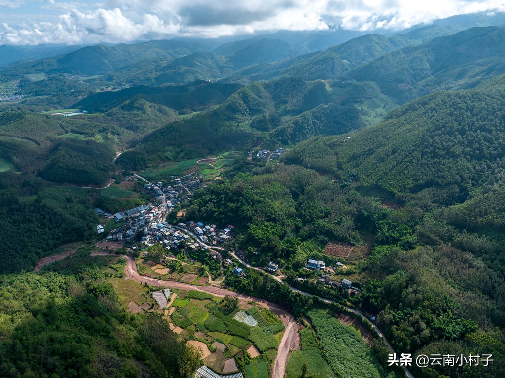 云南古盐井在哪里,诺邓盐井产于哪个地层