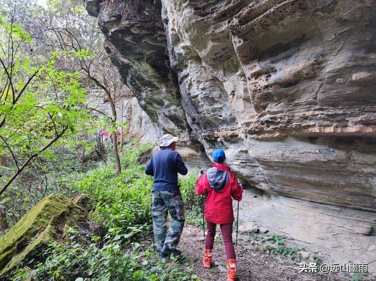 逛天坑、探叮呤当啷洞，去昆明安宁徒步，总有很多惊喜