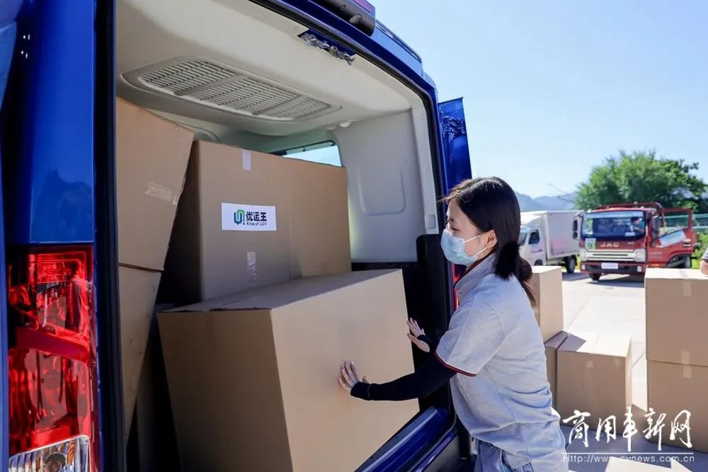 欧胜依维柯品质,依维柯欧胜低顶蓝牌9座