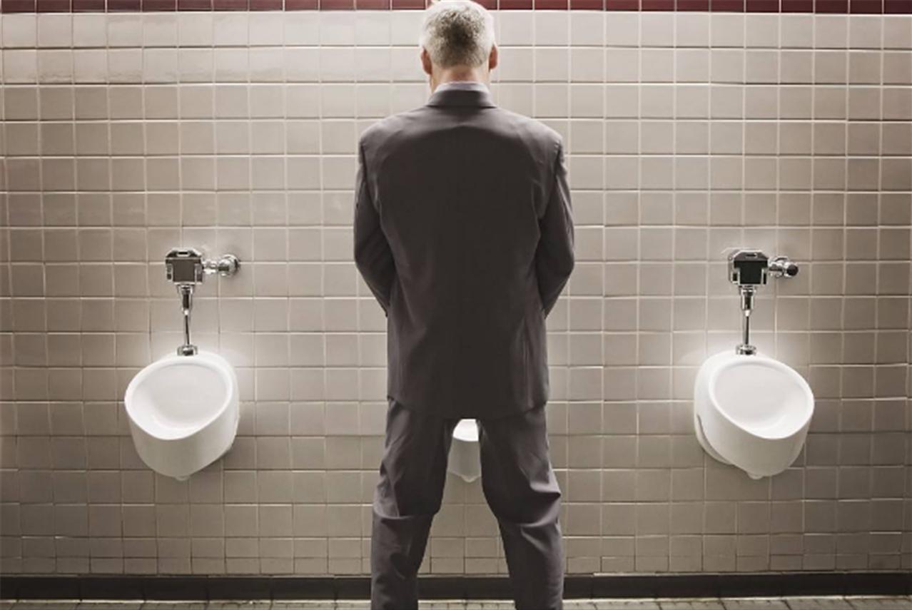 夫妻生活过程中，男人尿尿和射精会同时发生吗？医生为你解答