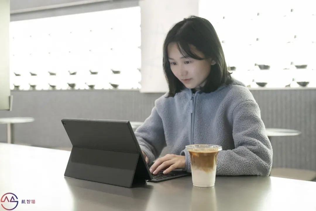 小米笔记本12.4二合一测评,小米12.4二合一笔记本深度测评