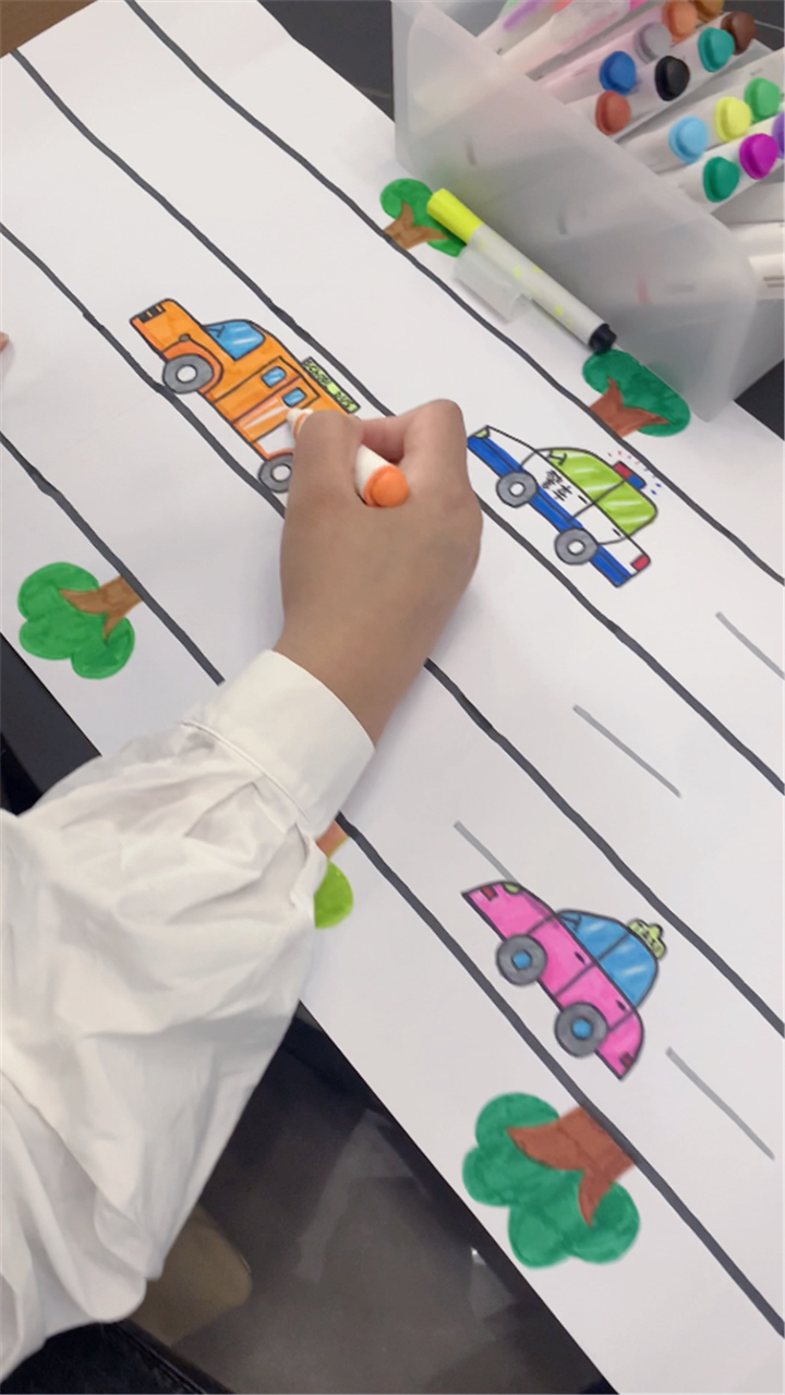 用纸箱做既简单又好玩的赛车,超好玩的纸箱赛车玩具视频