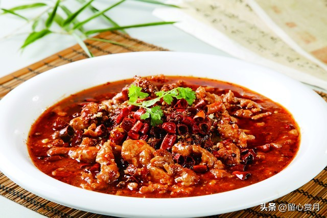 水煮牛肉香辣美味,水煮牛肉麻辣鲜香百吃不厌