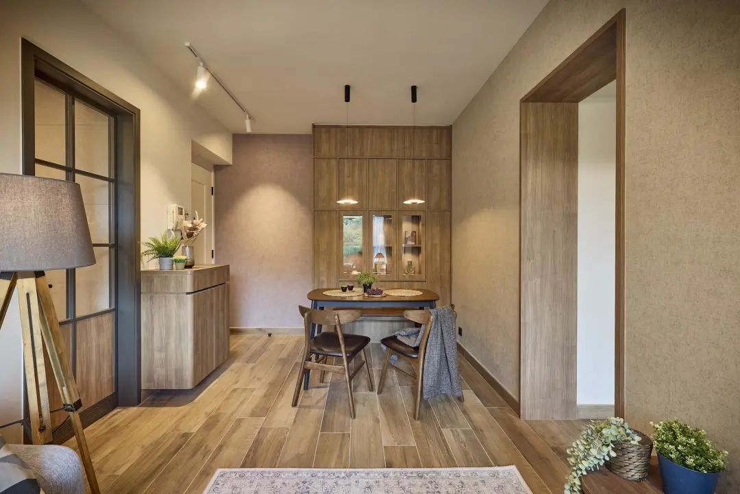 原木风好看还是高雅灰好看,深色原木风越看越耐看