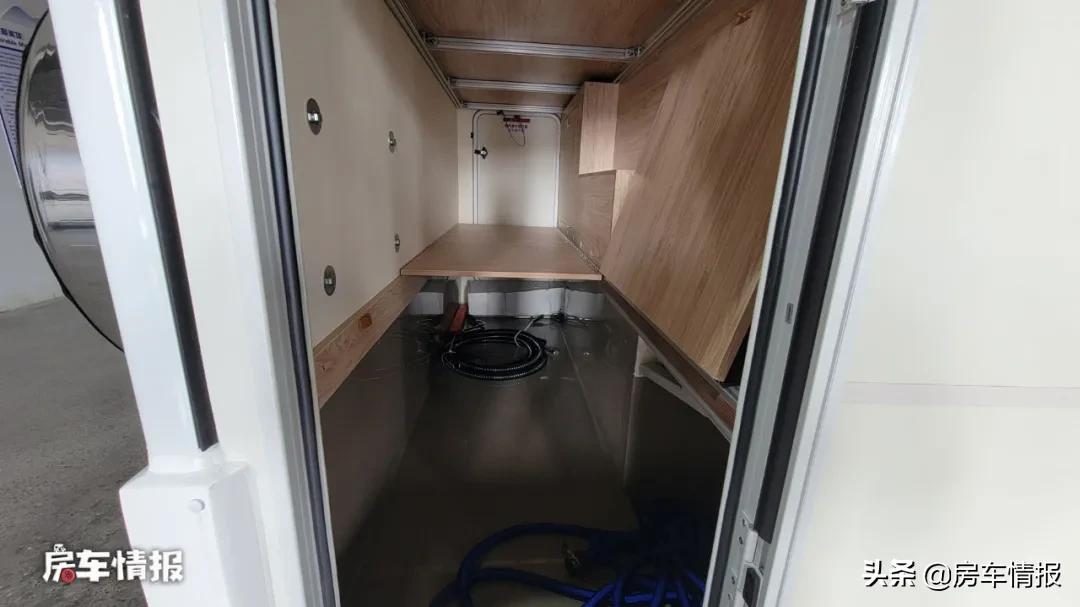 国产房车最顶级6x6自动挡房车,房车6.5t最新款